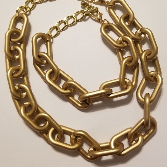 Jewelry - Antique Gold Tone Set